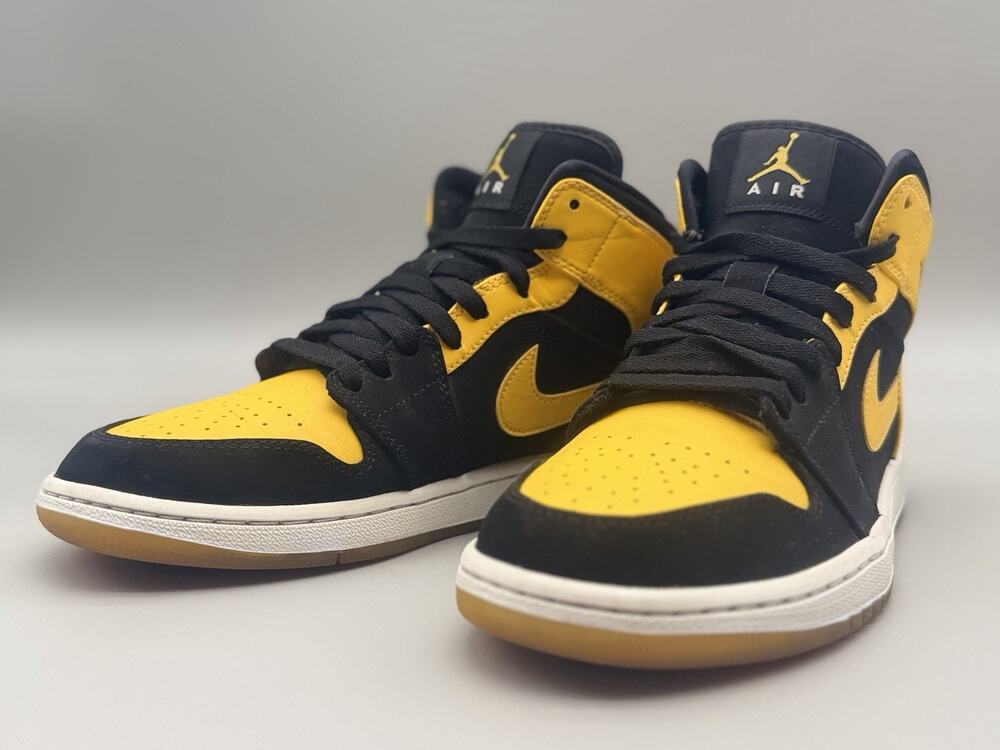 Air Jordan 1 Mid New Love Black Yellow 554724-035 Men’s Size 8.5 Pre-Owned